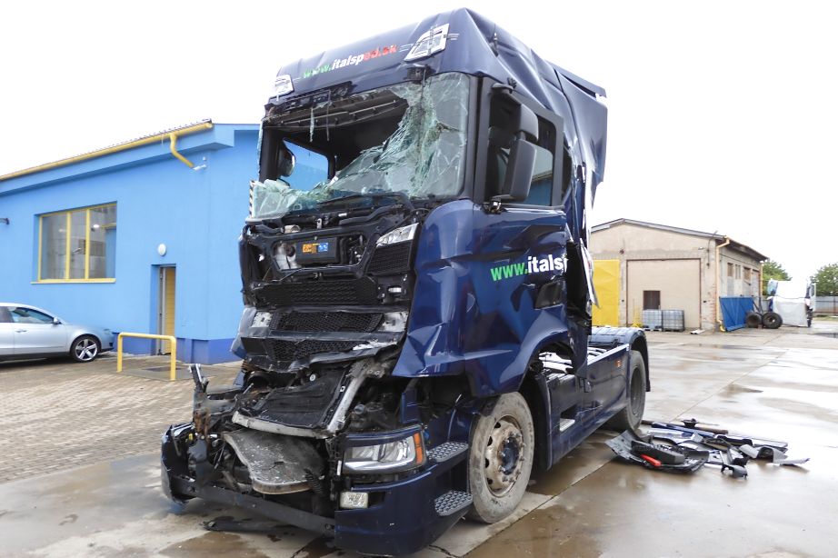 SCANIA S 450 NÁHRADNÉ DIELY