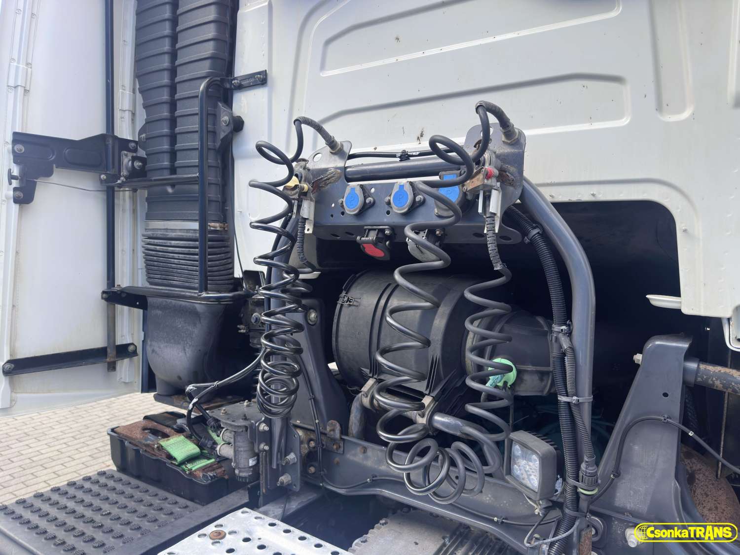 VOLVO FH460, STANDARD. Hydraulics, Park A.C. - 23